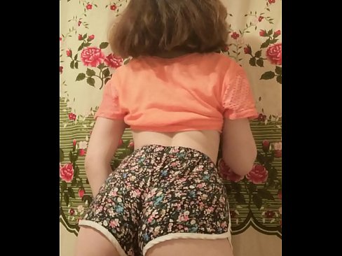 ❤️ Giovane pupa sexy fa uno striptease riprendendo i suoi pantaloncini alla telecamera ☑ Pornoal it.porn-milf300.ru ❌❤
